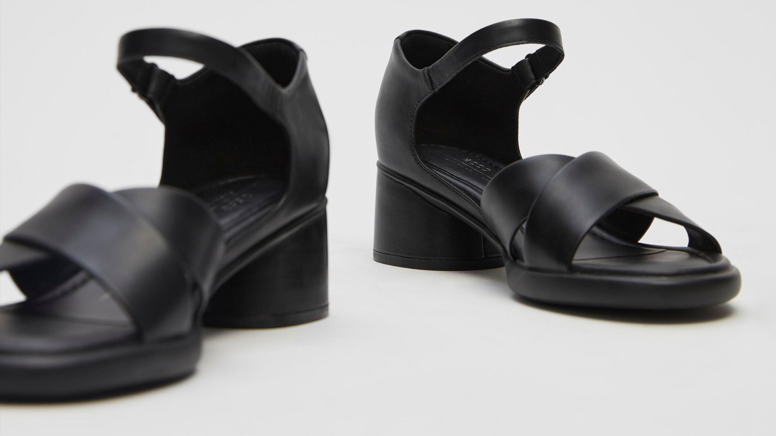 Black dress sandals with heel